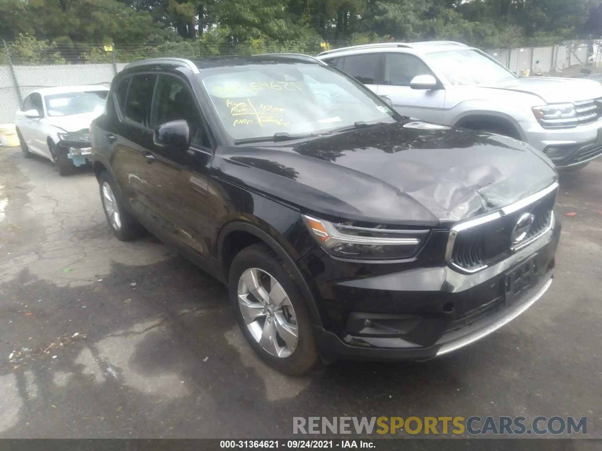 1 Photograph of a damaged car YV4162UK7M2542858 VOLVO XC40 2021