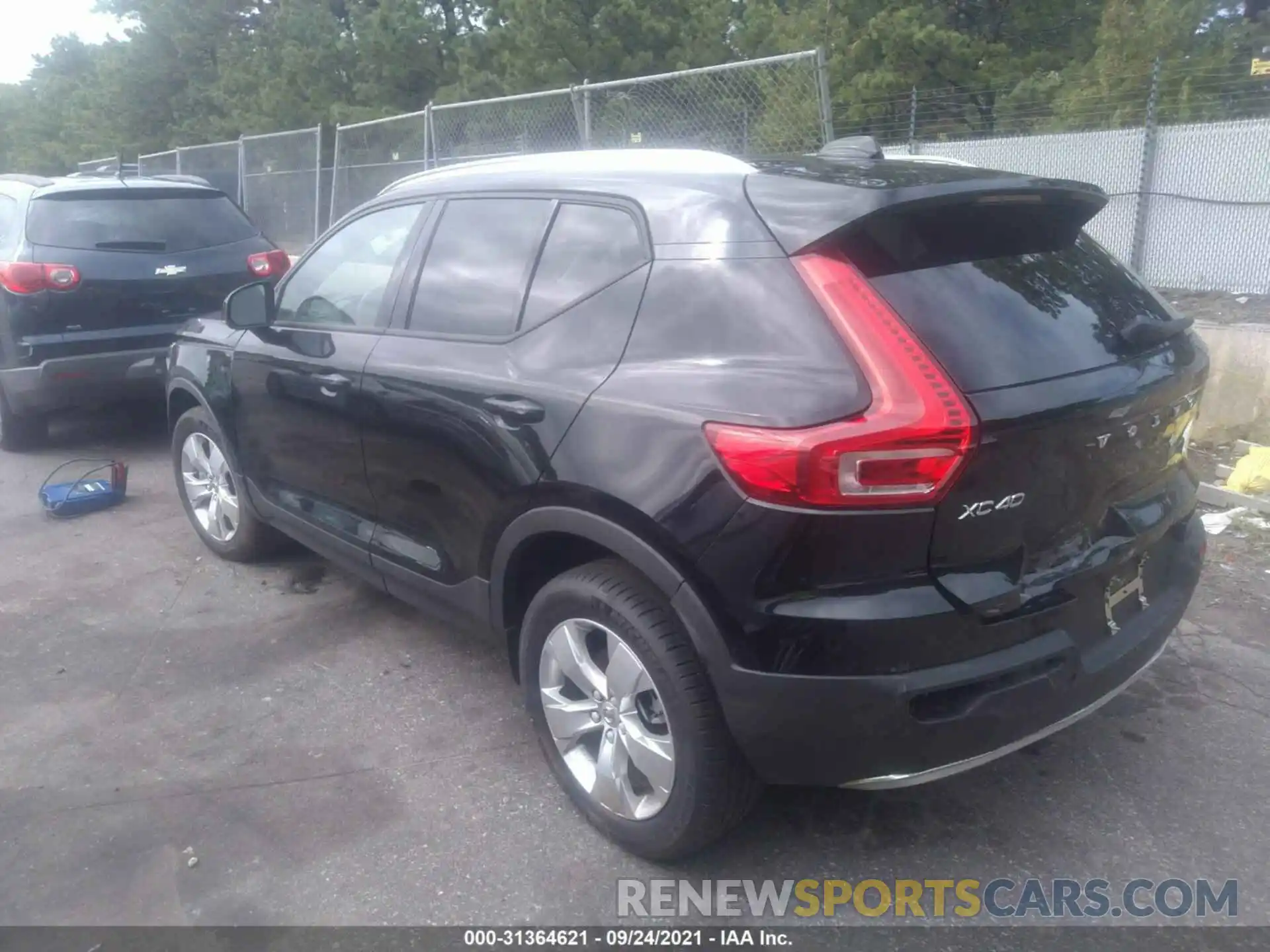 3 Photograph of a damaged car YV4162UK7M2542858 VOLVO XC40 2021