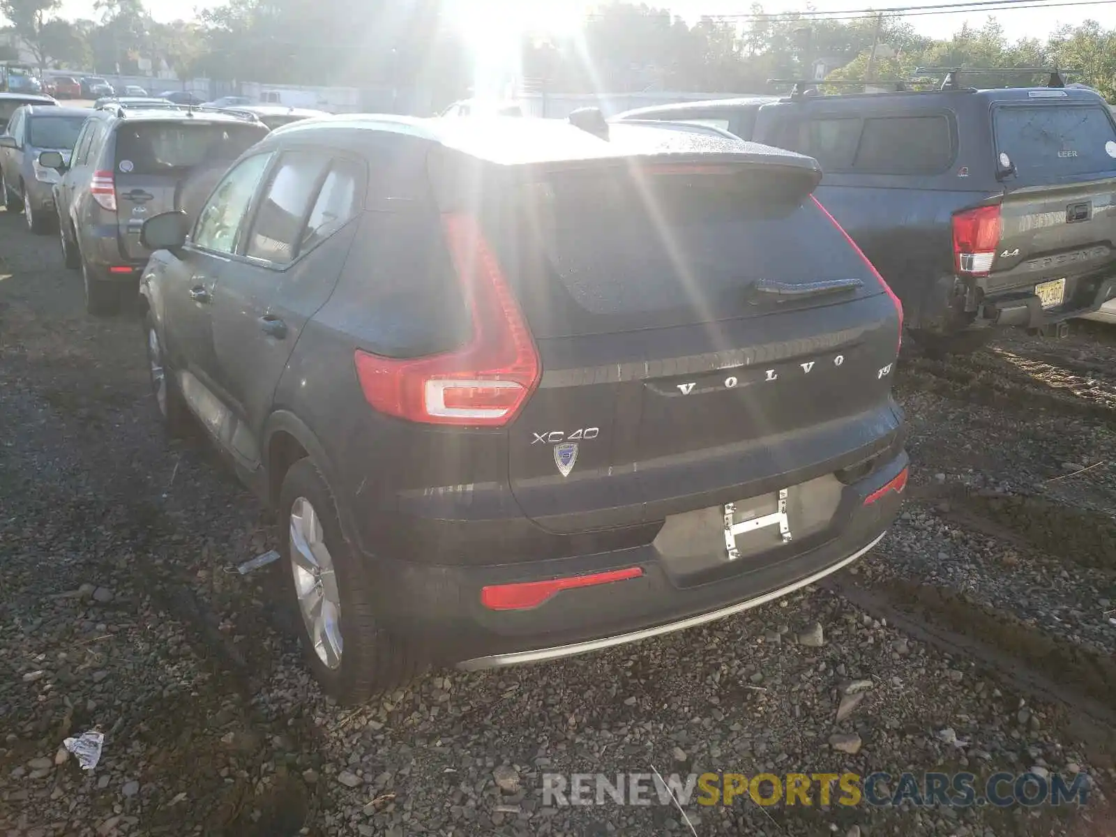 3 Photograph of a damaged car YV4162UK7M2561281 VOLVO XC40 2021