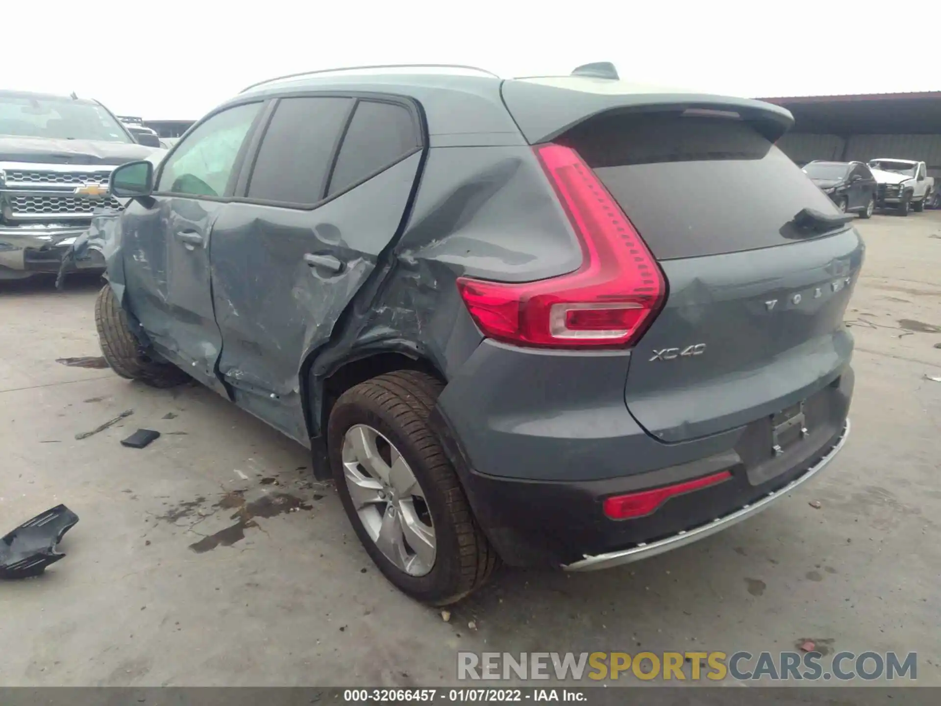 3 Photograph of a damaged car YV4162UK7M2602511 VOLVO XC40 2021