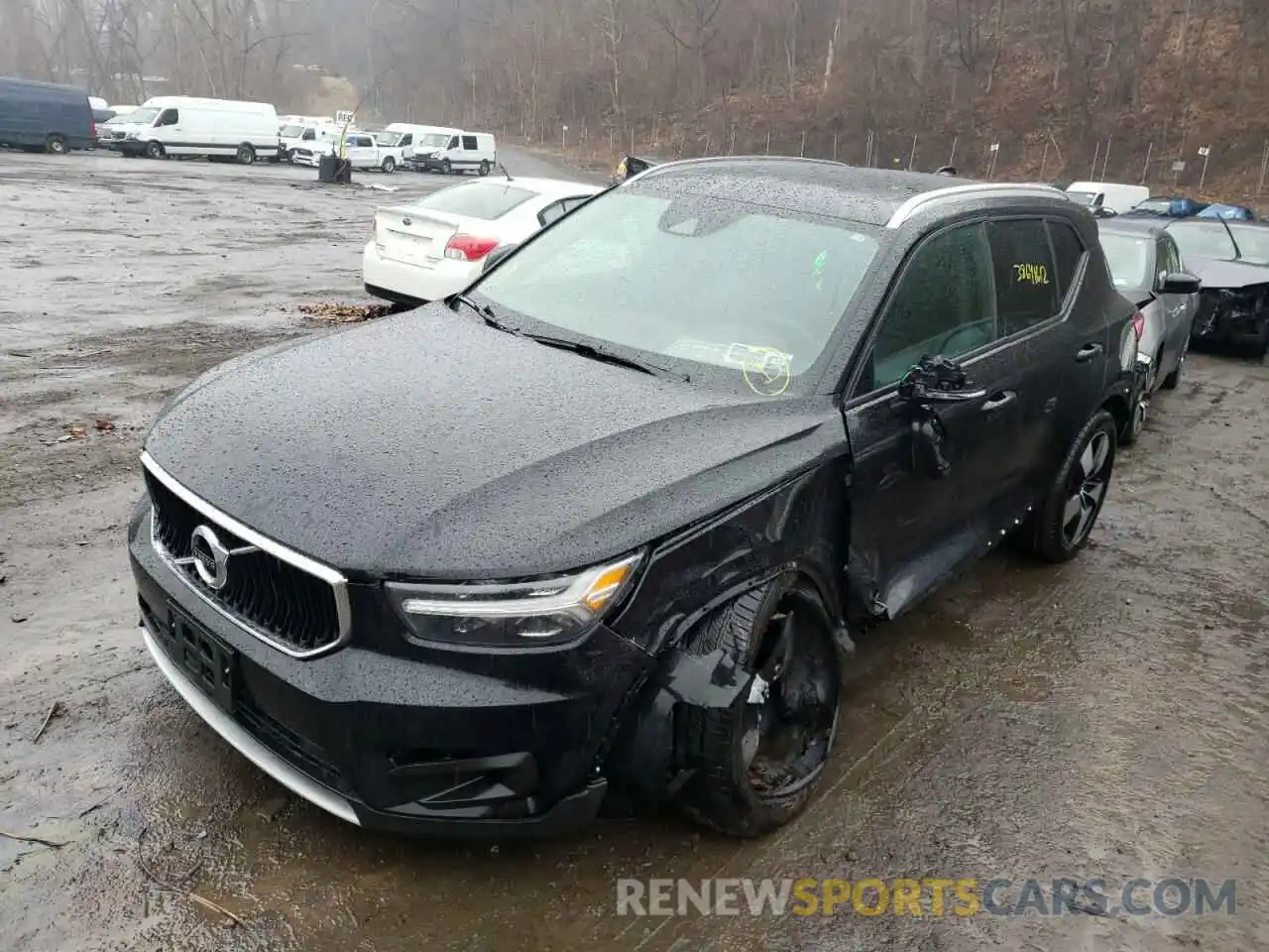 2 Photograph of a damaged car YV4162UK8M2432529 VOLVO XC40 2021