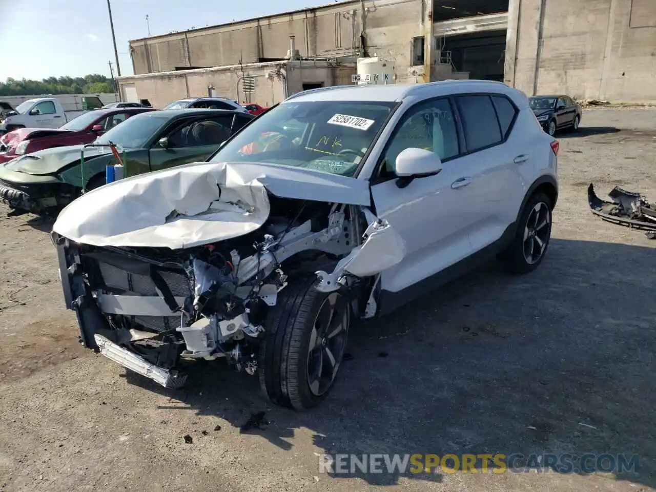 2 Photograph of a damaged car YV4162UK8M2475641 VOLVO XC40 2021