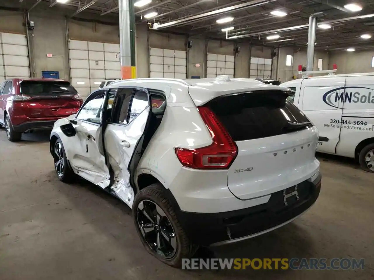 3 Photograph of a damaged car YV4162UK8M2557837 VOLVO XC40 2021