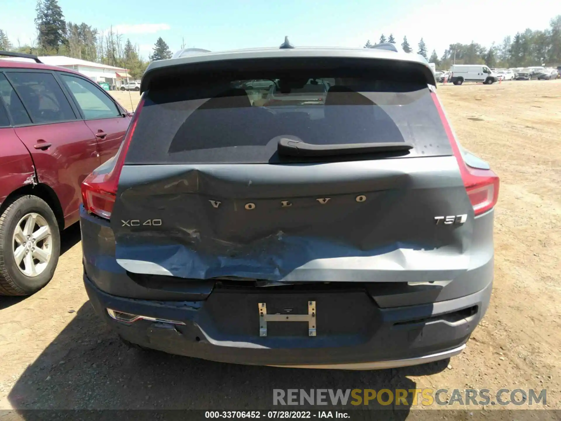 6 Photograph of a damaged car YV4162UK9M2450571 VOLVO XC40 2021