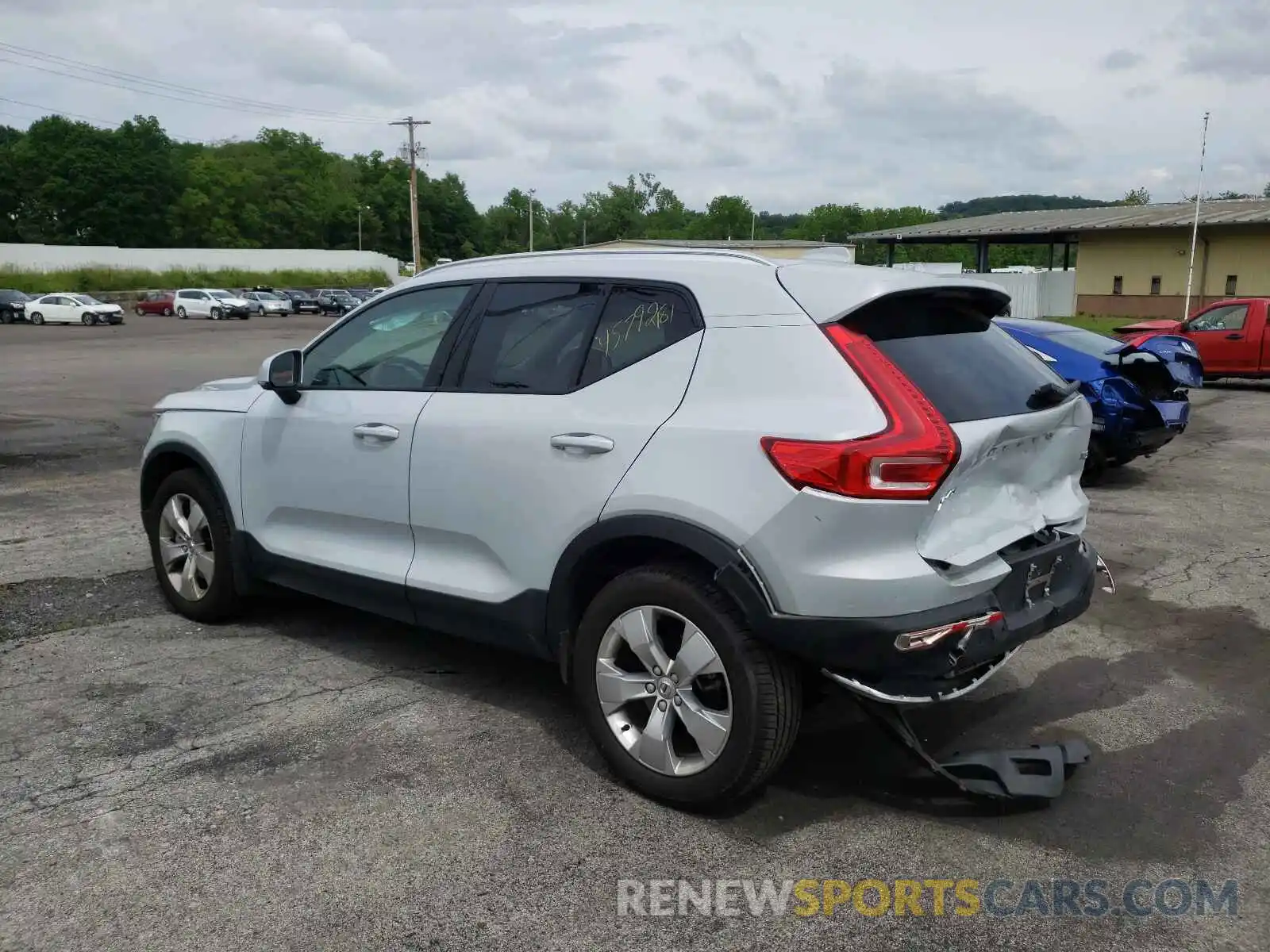 3 Photograph of a damaged car YV4162UK9M2456077 VOLVO XC40 2021