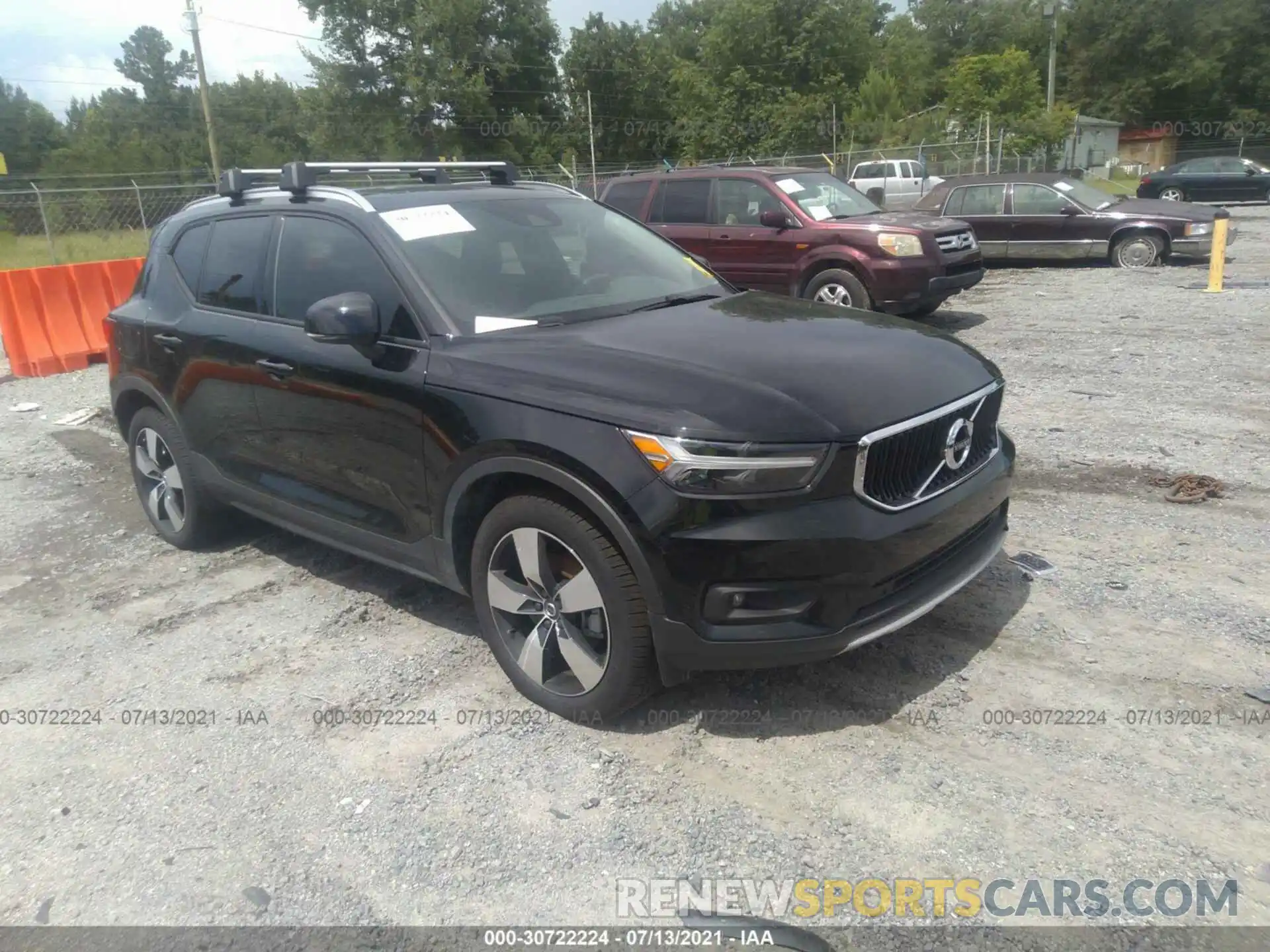 1 Photograph of a damaged car YV4162UK9M2470724 VOLVO XC40 2021