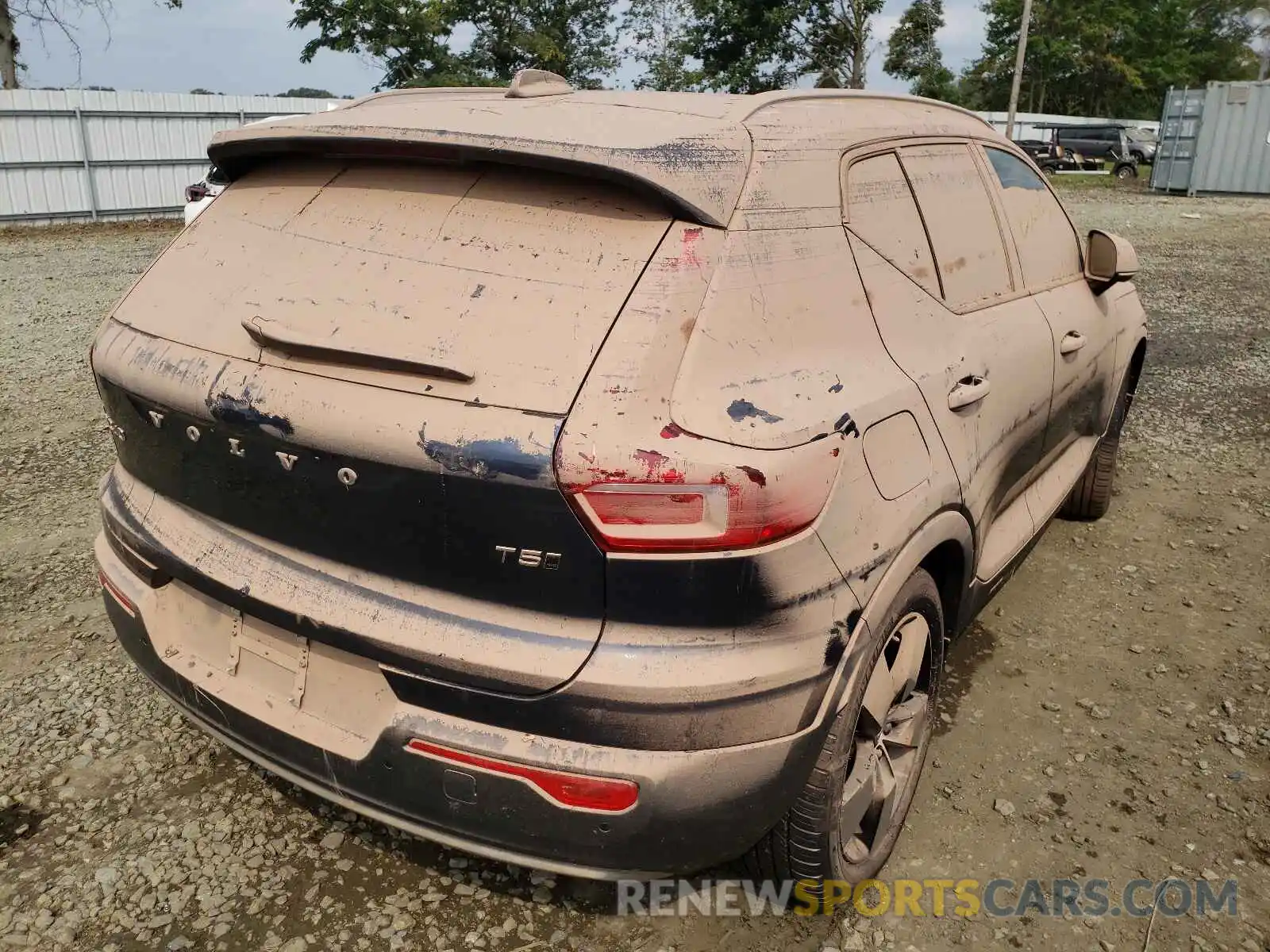 4 Photograph of a damaged car YV4162UK9M2522501 VOLVO XC40 2021