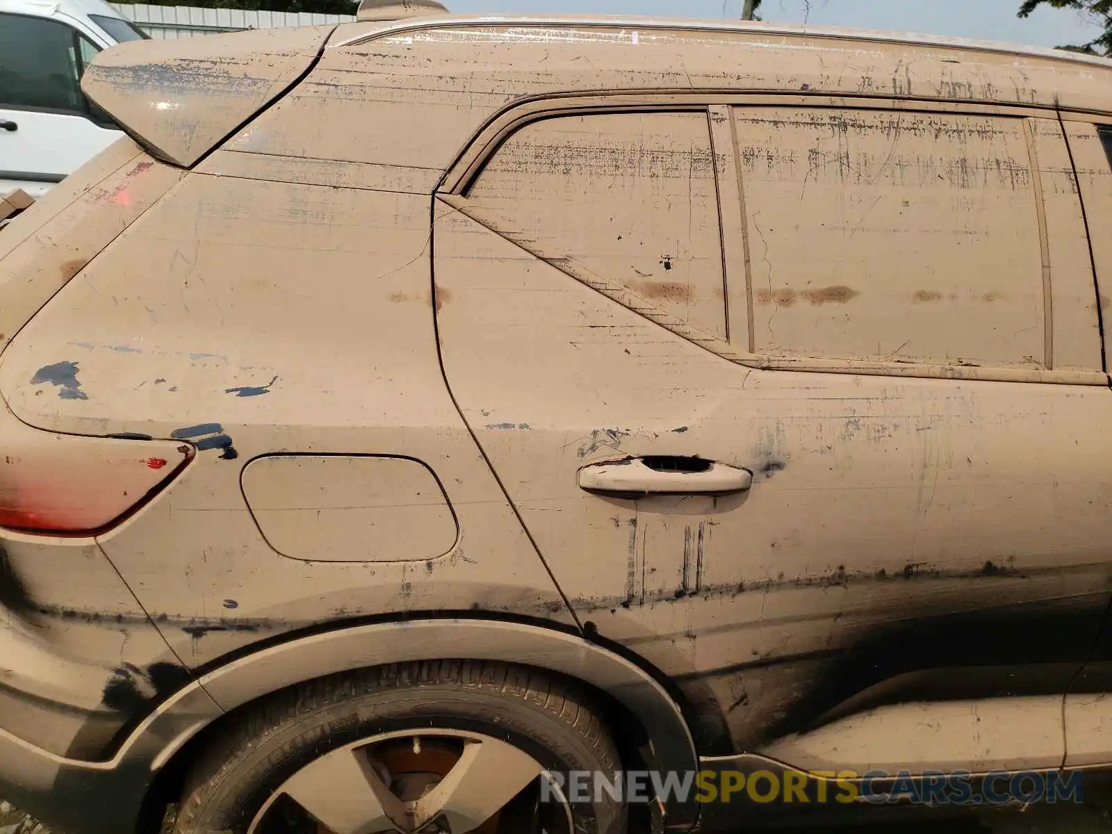 6 Photograph of a damaged car YV4162UK9M2522501 VOLVO XC40 2021