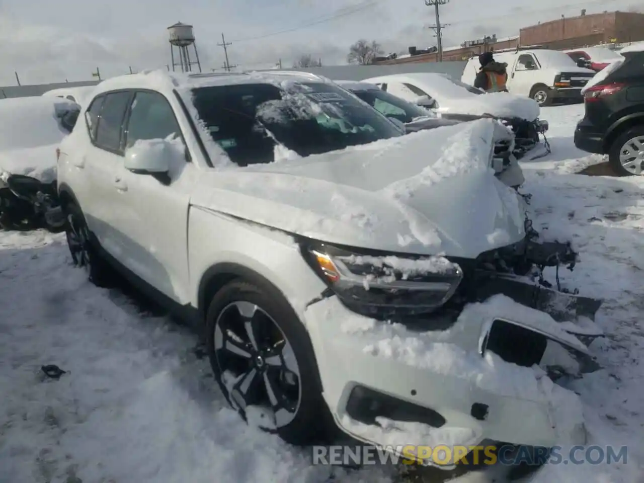 1 Photograph of a damaged car YV4162UK9M2584528 VOLVO XC40 2021