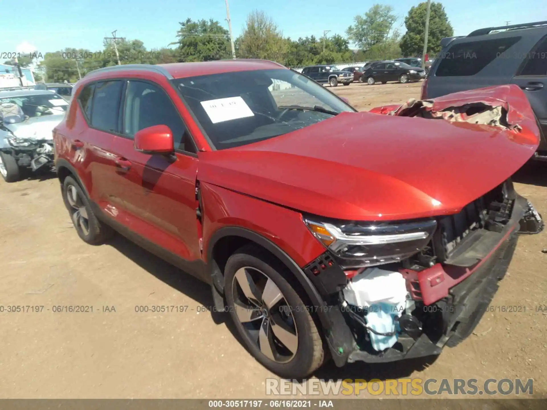 1 Photograph of a damaged car YV4162UKXM2424772 VOLVO XC40 2021