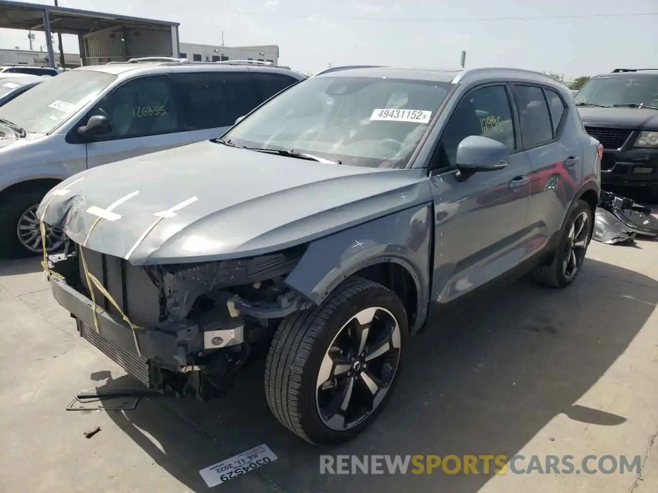 2 Photograph of a damaged car YV4162UKXM2446805 VOLVO XC40 2021