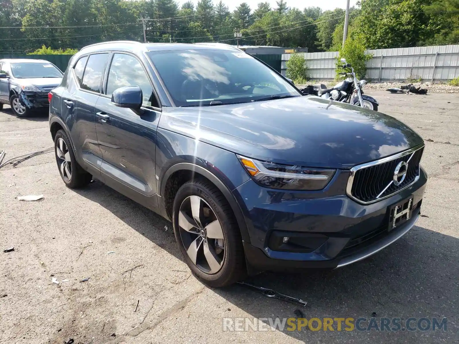 1 Photograph of a damaged car YV4162UKXM2532857 VOLVO XC40 2021