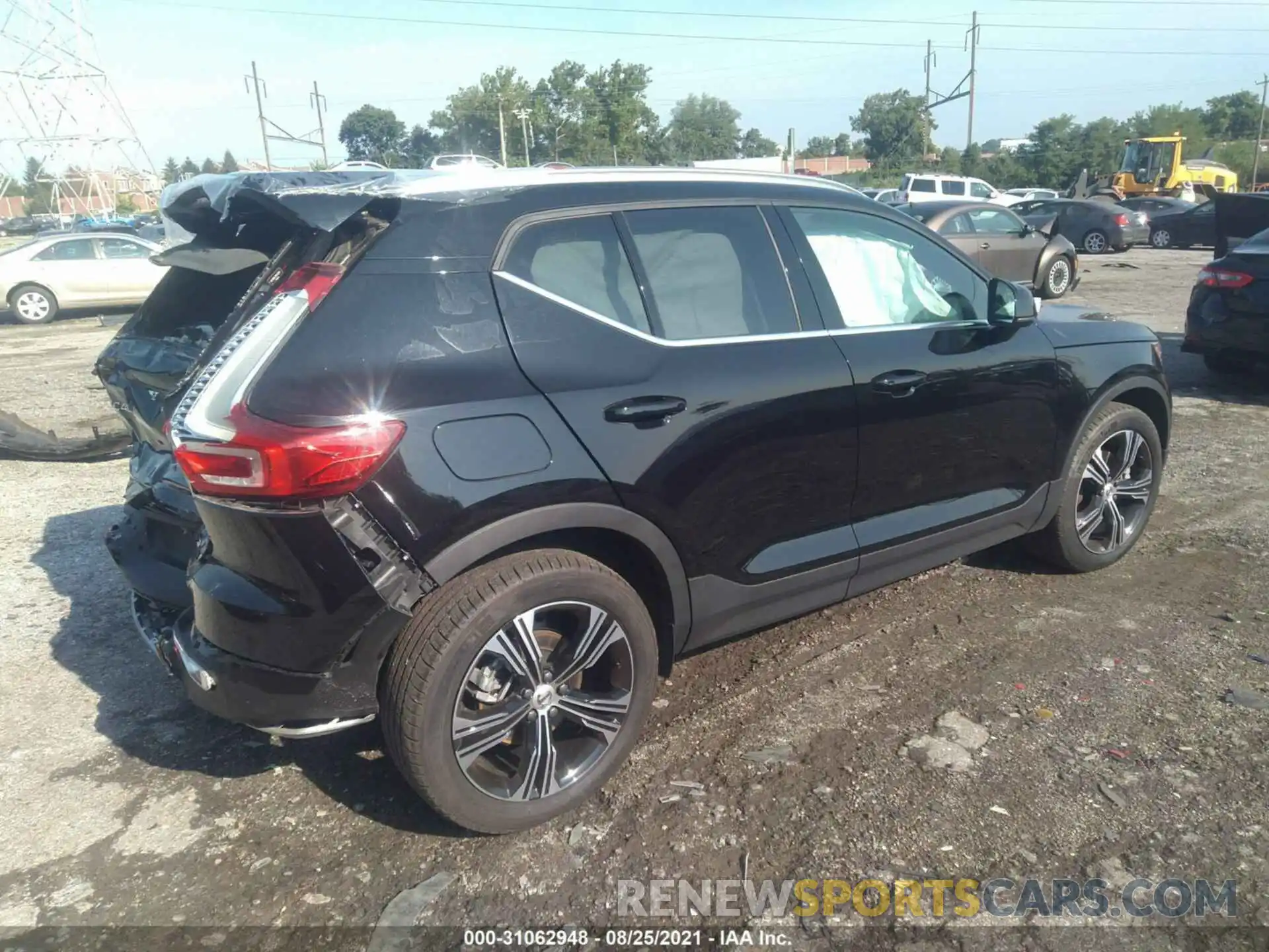 4 Photograph of a damaged car YV4162UL2M2440764 VOLVO XC40 2021