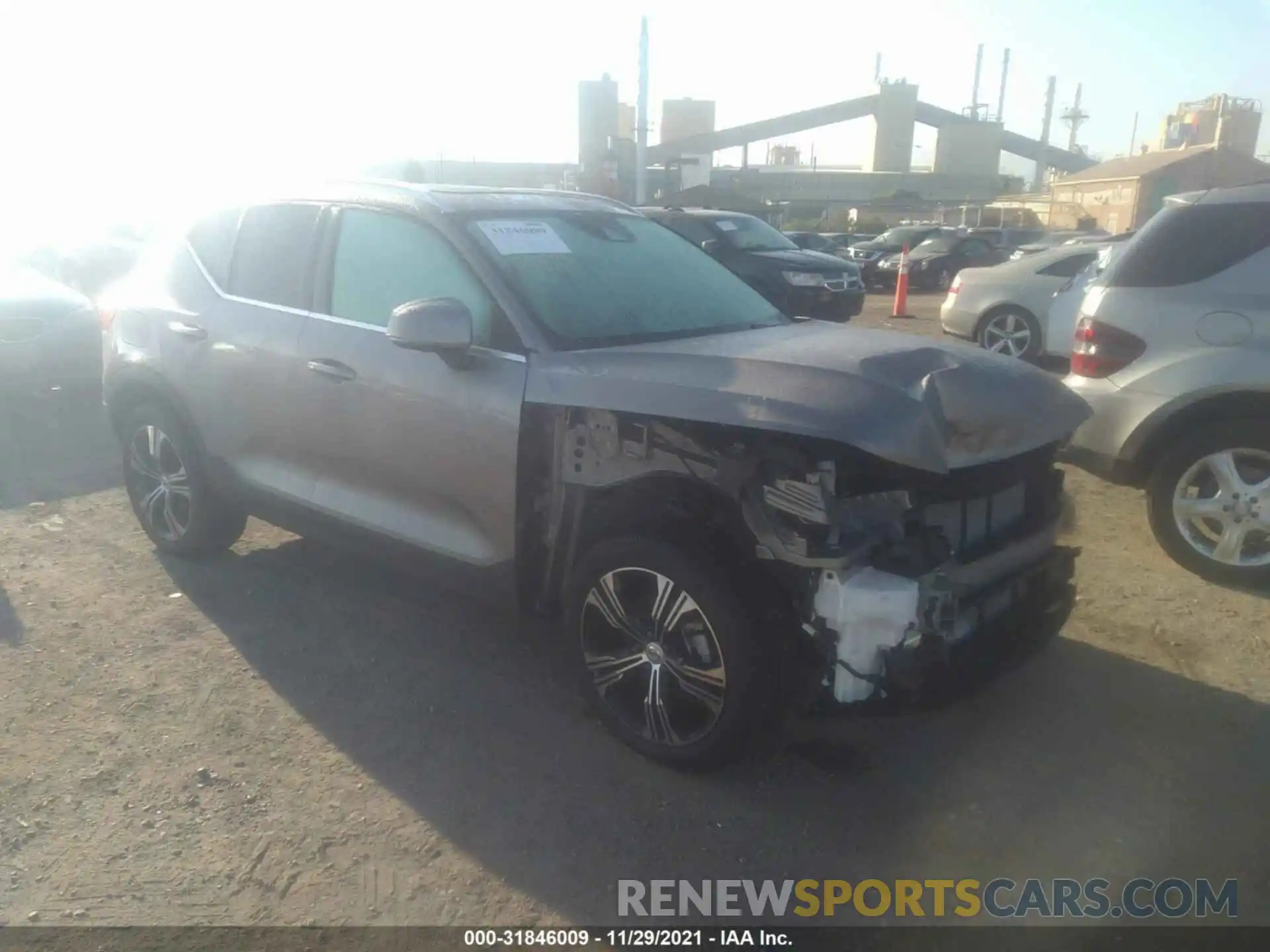 1 Photograph of a damaged car YV4162UL3M2451529 VOLVO XC40 2021