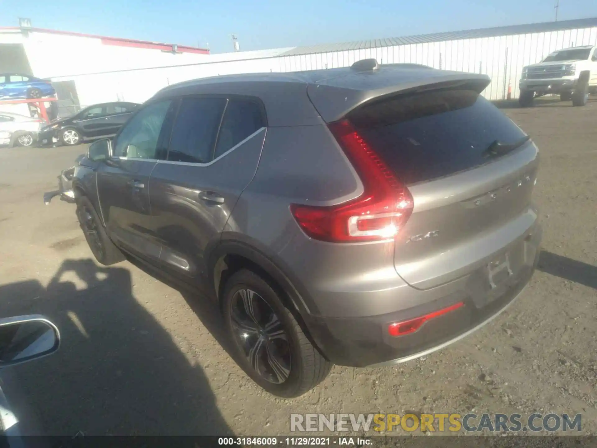 3 Photograph of a damaged car YV4162UL3M2451529 VOLVO XC40 2021