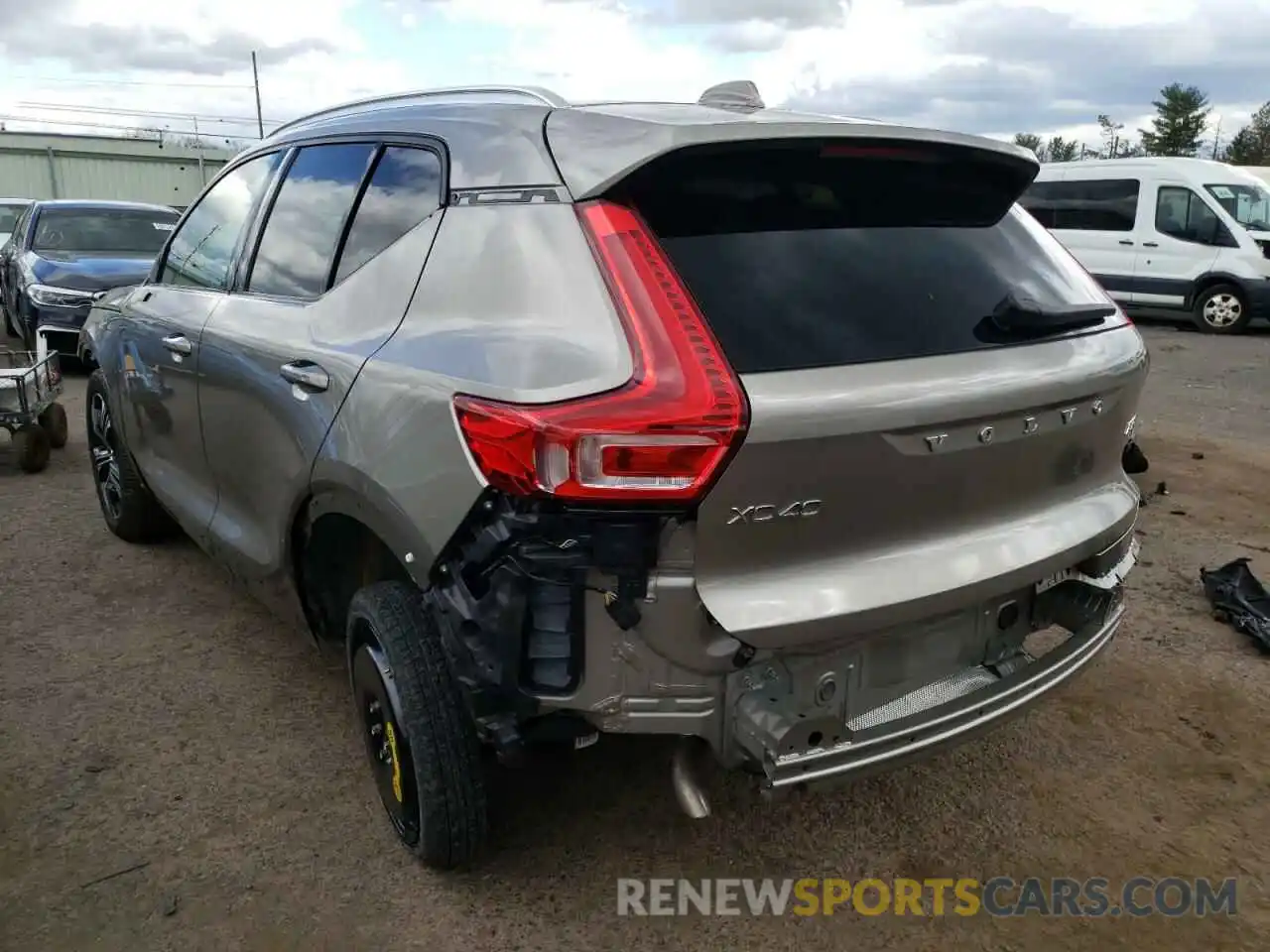 3 Photograph of a damaged car YV4162UL3M2486197 VOLVO XC40 2021