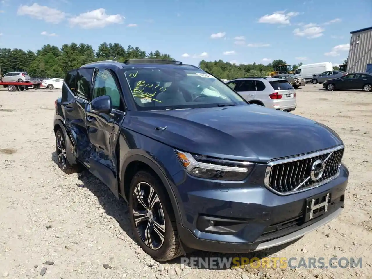 1 Photograph of a damaged car YV4162UL4M2447974 VOLVO XC40 2021