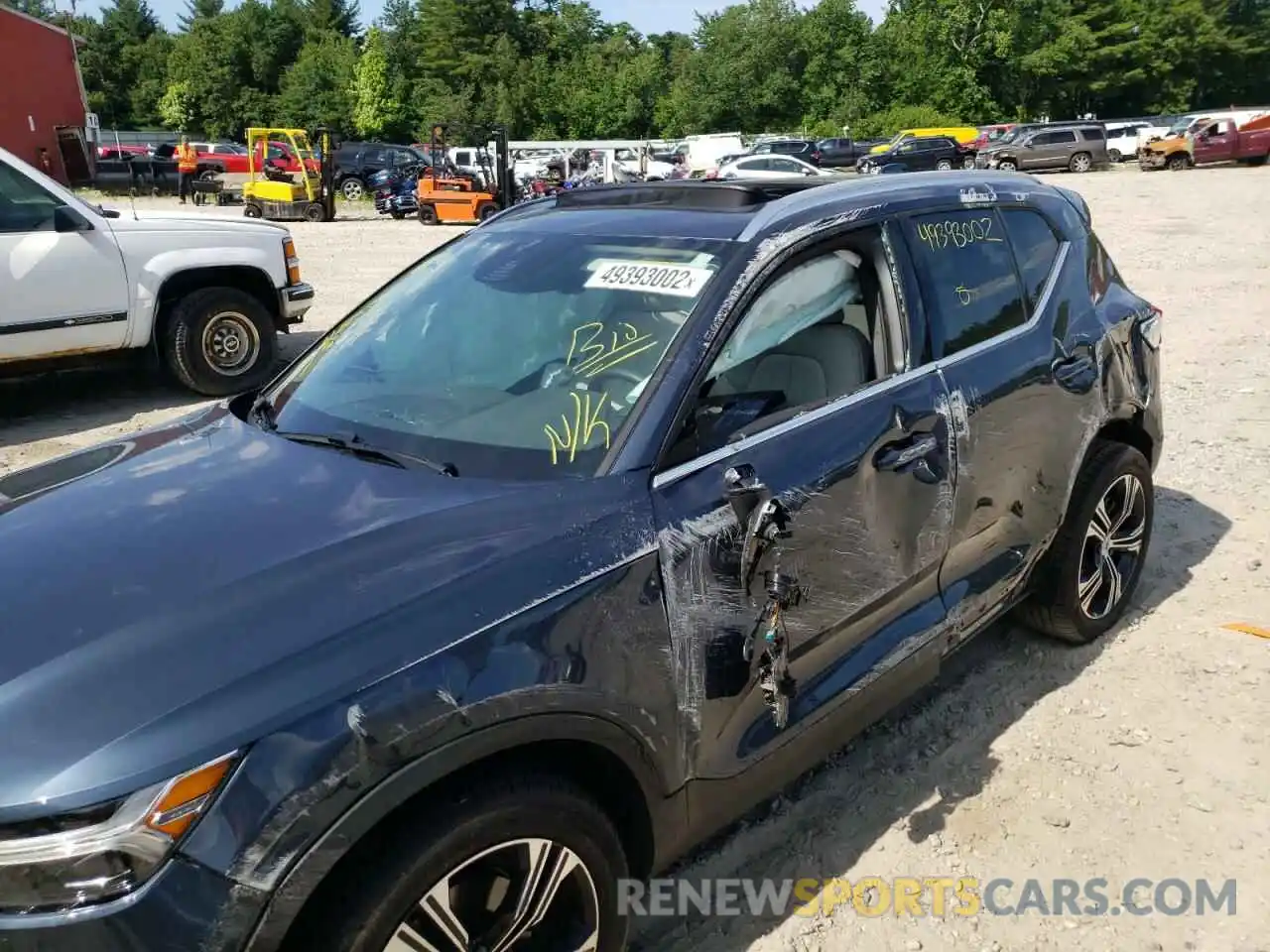 9 Photograph of a damaged car YV4162UL4M2447974 VOLVO XC40 2021