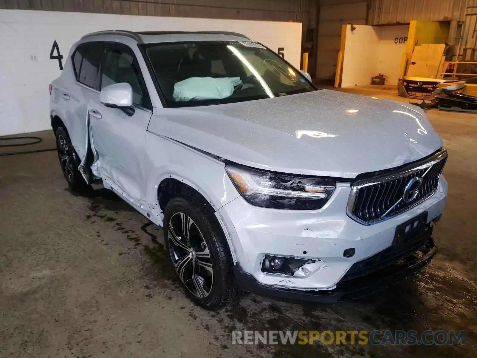 1 Photograph of a damaged car YV4162UL5M2459292 VOLVO XC40 2021