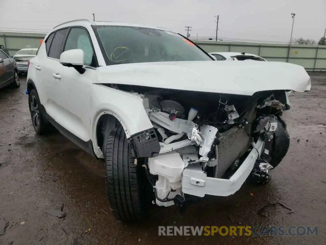 1 Photograph of a damaged car YV4162UL6M2507270 VOLVO XC40 2021