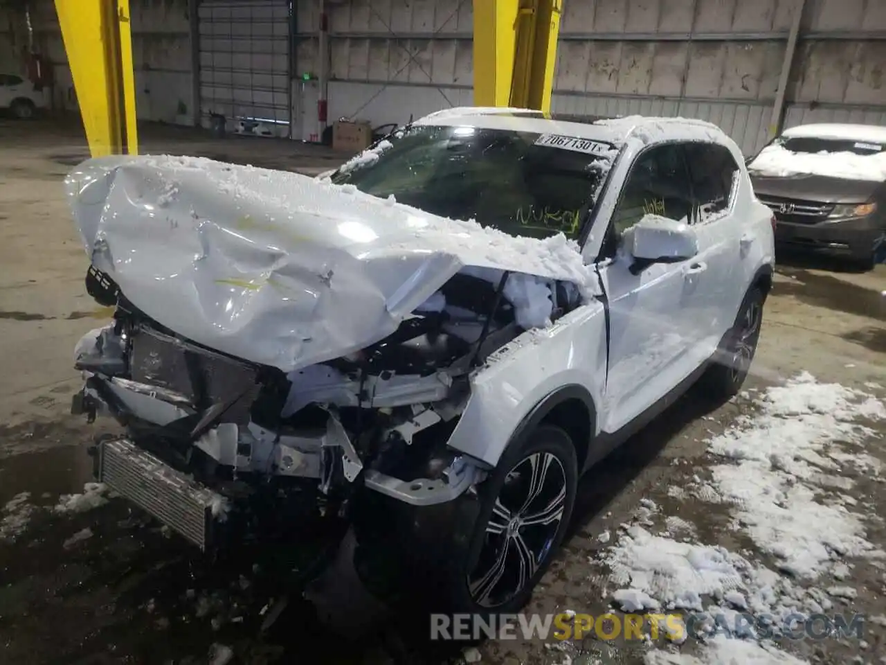 2 Photograph of a damaged car YV4162UL6M2569641 VOLVO XC40 2021