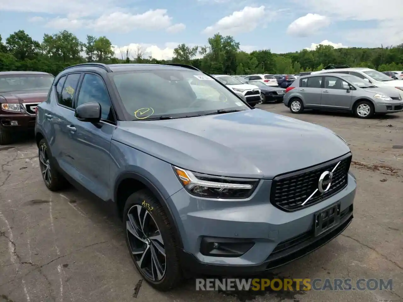 1 Photograph of a damaged car YV4162UM0M2427603 VOLVO XC40 2021