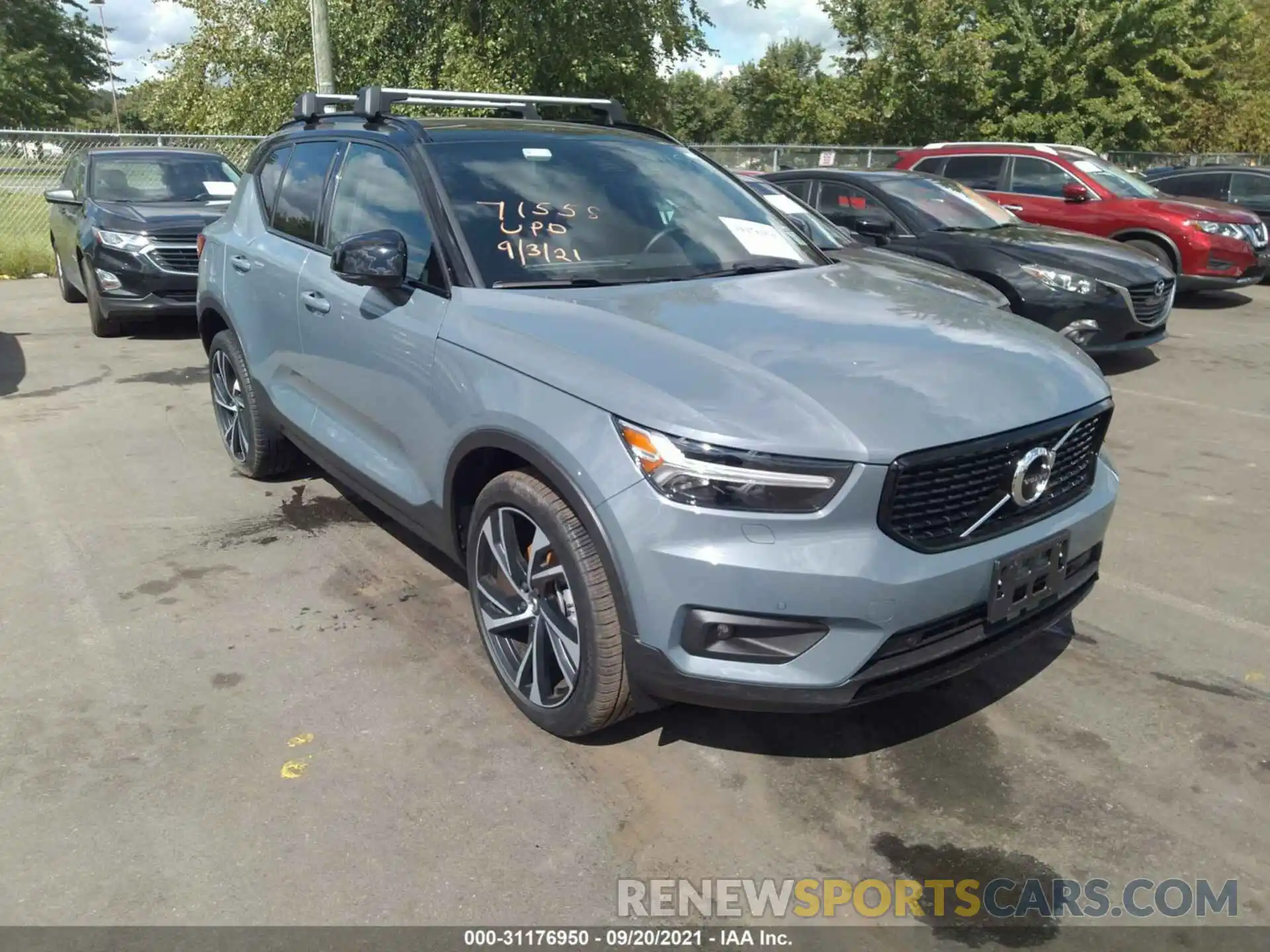 1 Photograph of a damaged car YV4162UM0M2449925 VOLVO XC40 2021