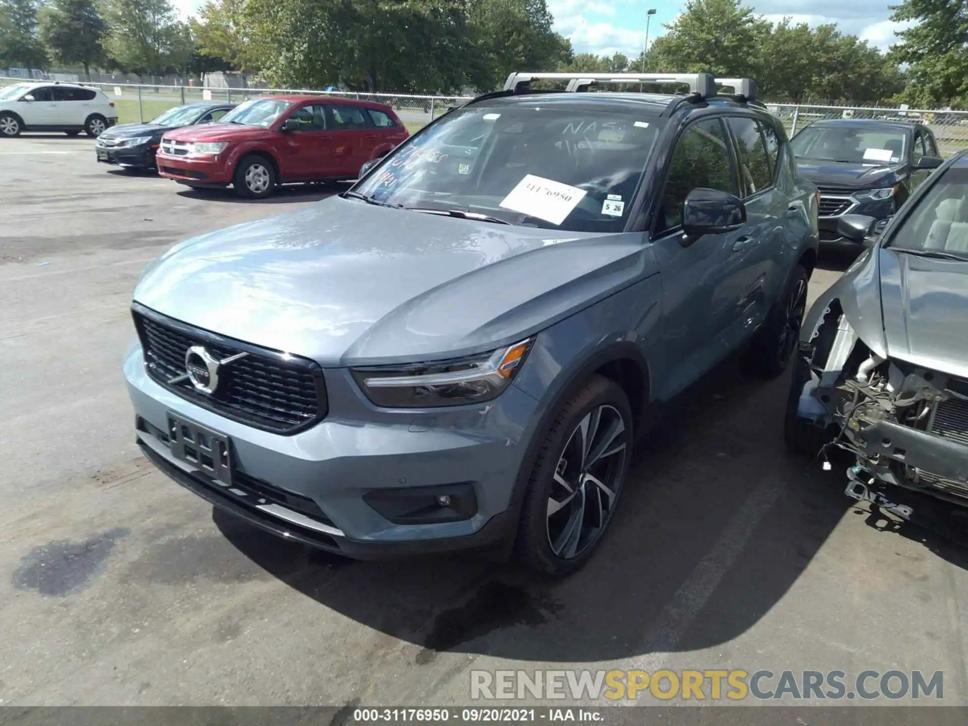 2 Photograph of a damaged car YV4162UM0M2449925 VOLVO XC40 2021