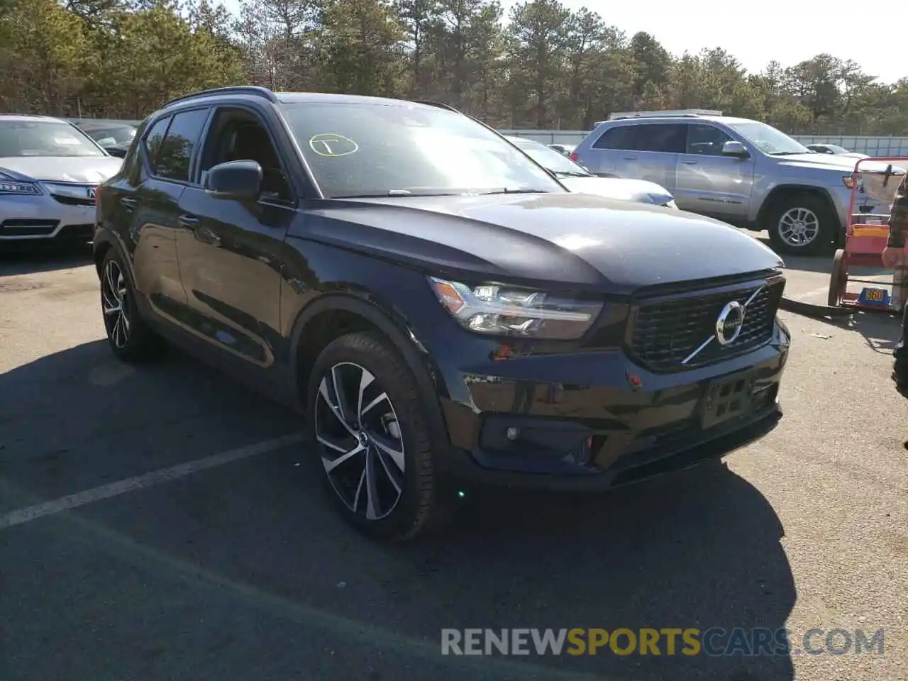 1 Photograph of a damaged car YV4162UM0M2513655 VOLVO XC40 2021