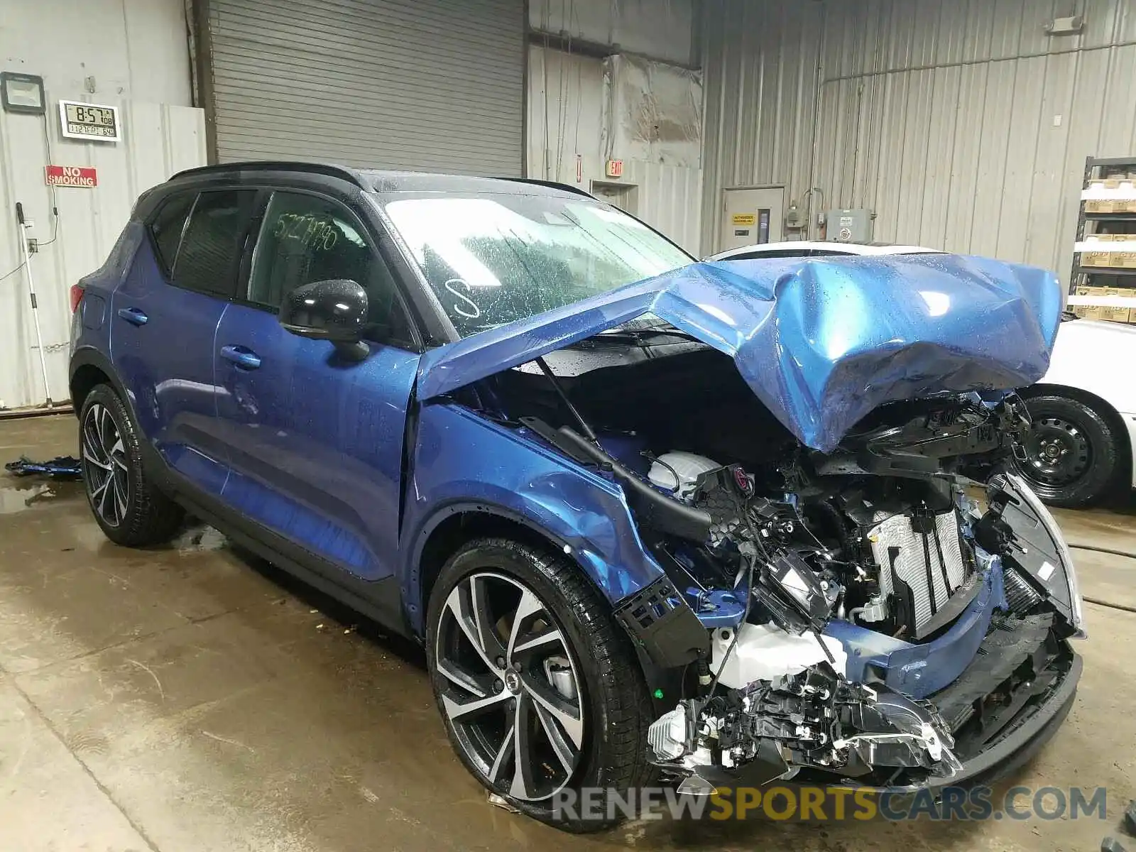 1 Photograph of a damaged car YV4162UM1M2430283 VOLVO XC40 2021