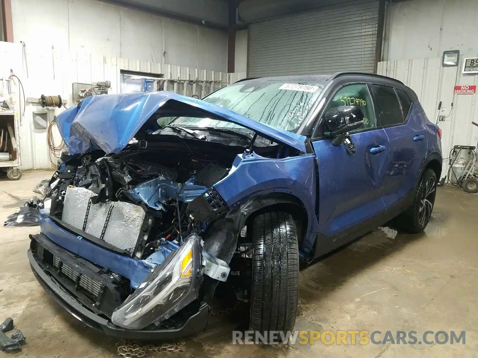 2 Photograph of a damaged car YV4162UM1M2430283 VOLVO XC40 2021