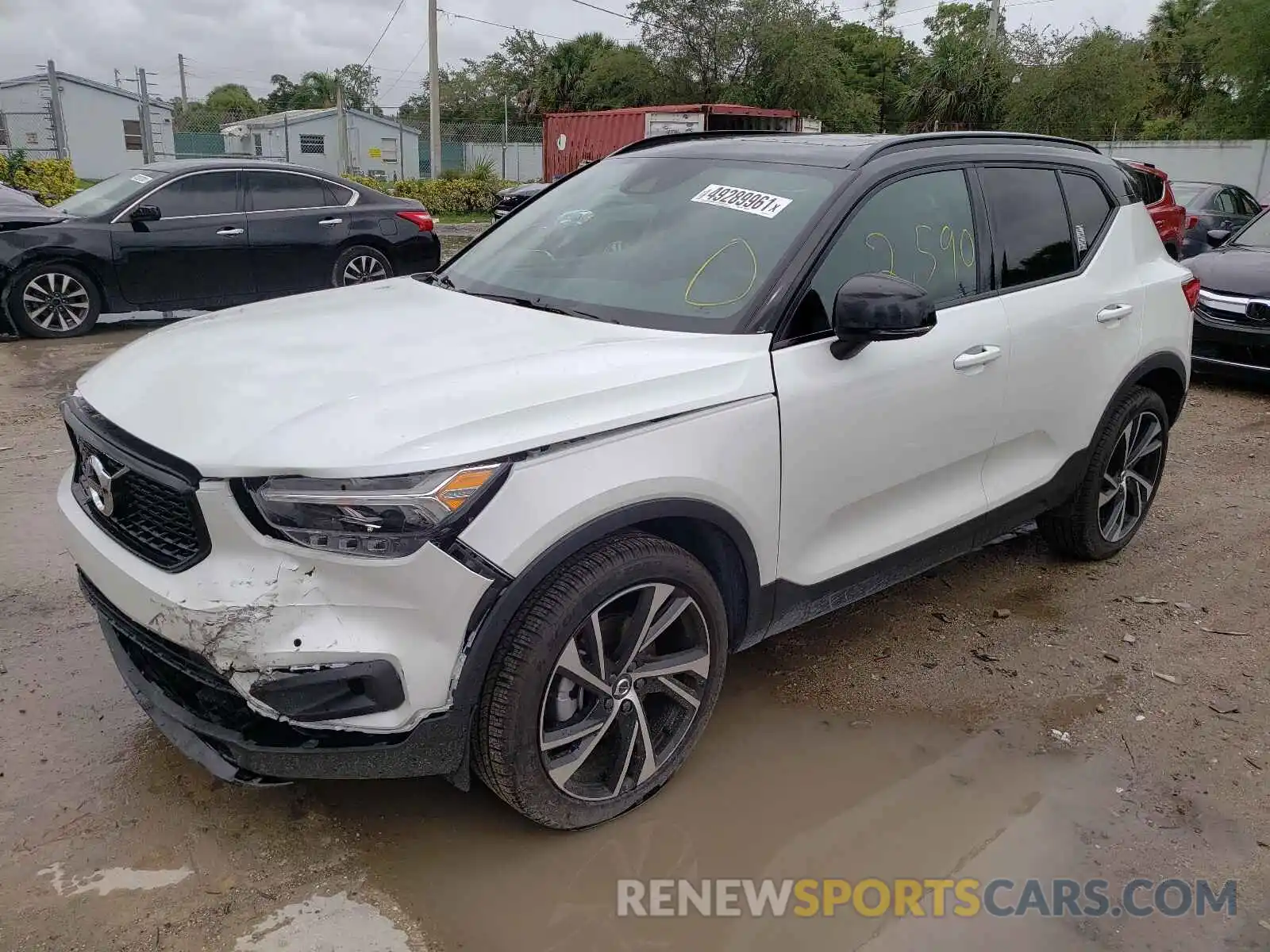 2 Photograph of a damaged car YV4162UM2M2589233 VOLVO XC40 2021