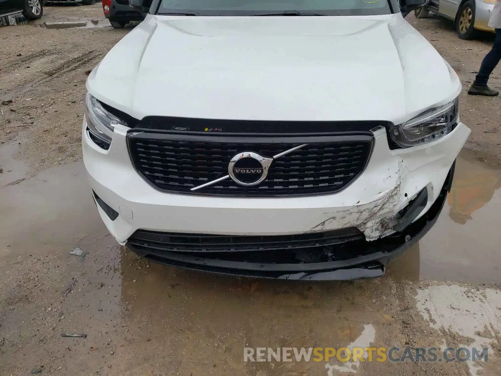 9 Photograph of a damaged car YV4162UM2M2589233 VOLVO XC40 2021