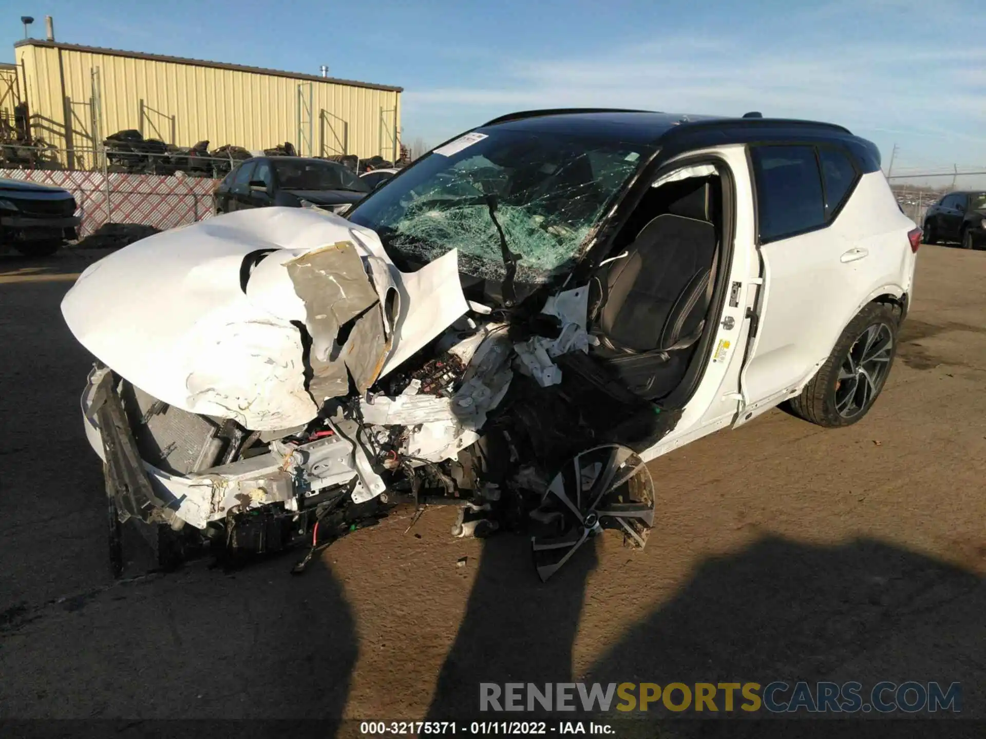 2 Photograph of a damaged car YV4162UM3M2569699 VOLVO XC40 2021