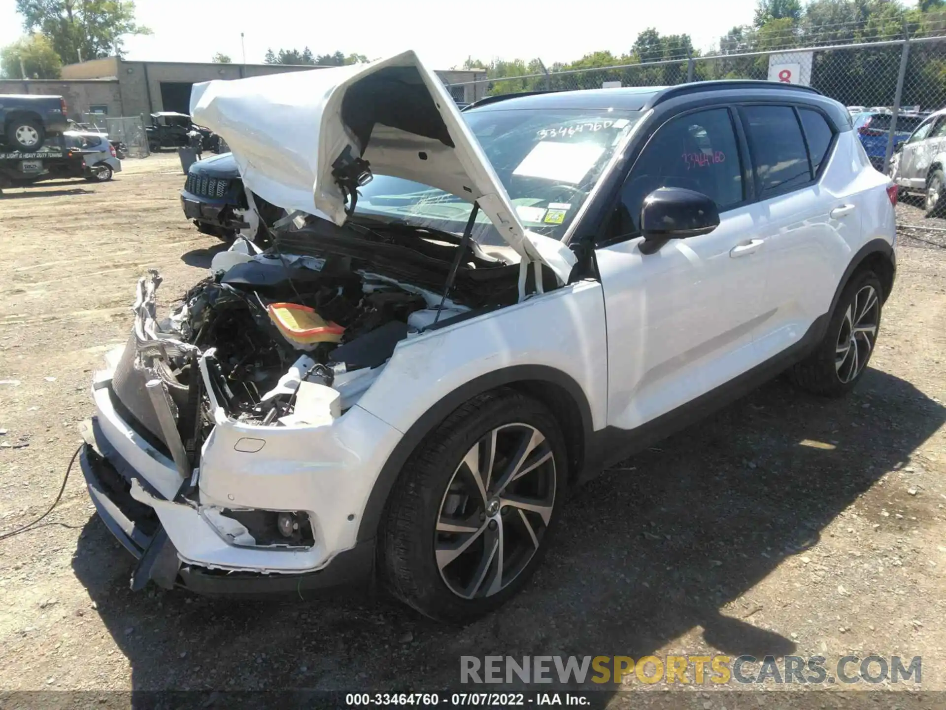 2 Photograph of a damaged car YV4162UM4M2409492 VOLVO XC40 2021