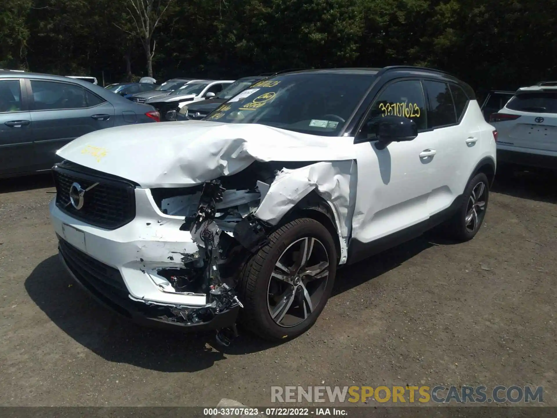 2 Photograph of a damaged car YV4162UM4M2431105 VOLVO XC40 2021