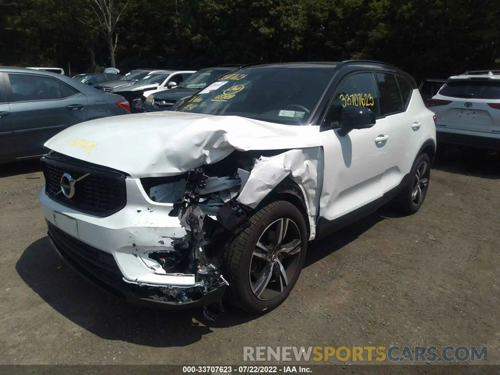 6 Photograph of a damaged car YV4162UM4M2431105 VOLVO XC40 2021