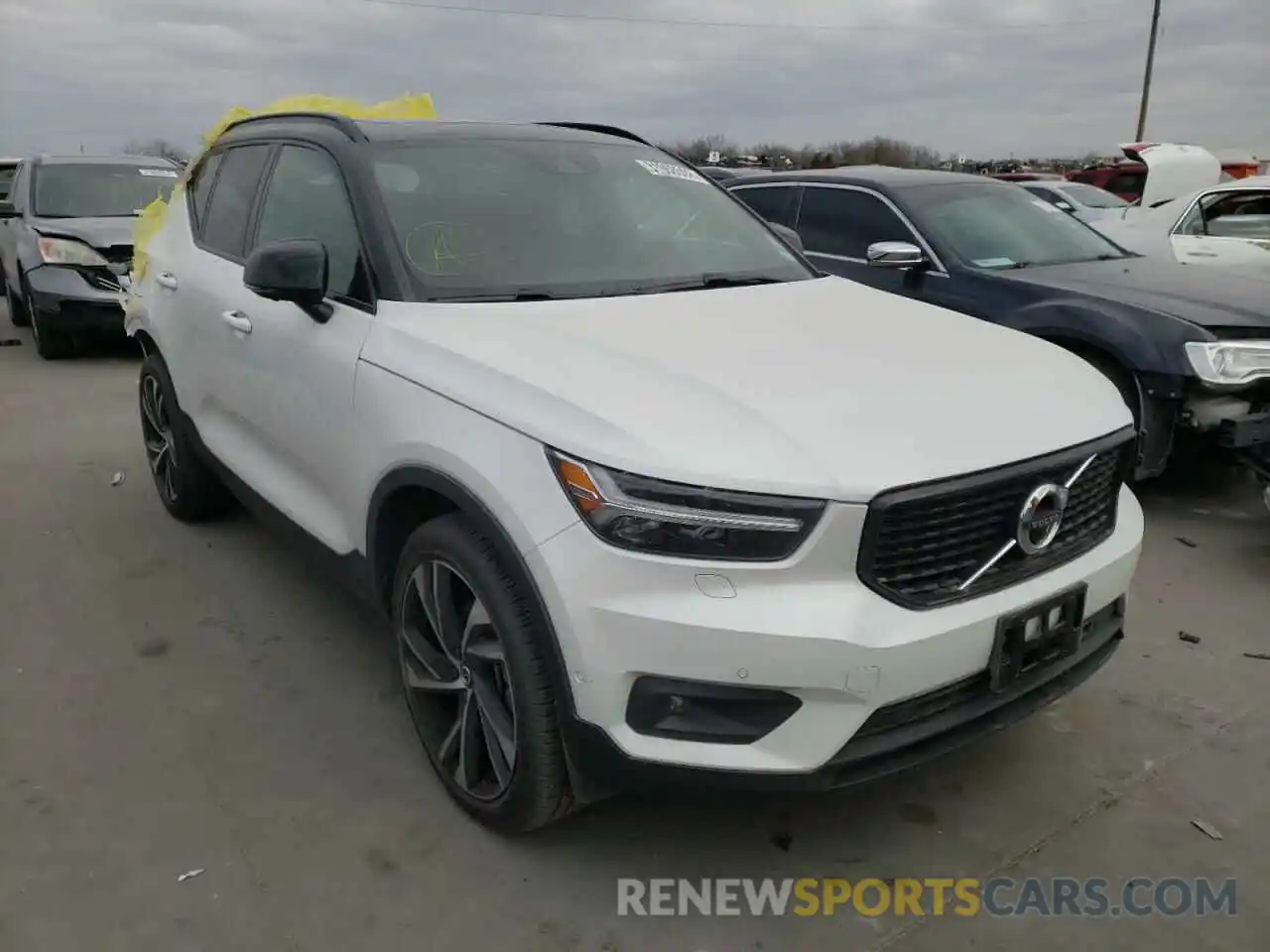 1 Photograph of a damaged car YV4162UM4M2431654 VOLVO XC40 2021