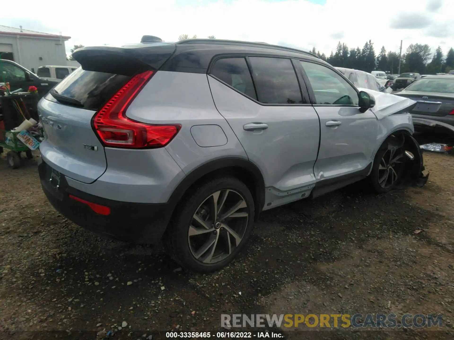 4 Photograph of a damaged car YV4162UM4M2505445 VOLVO XC40 2021