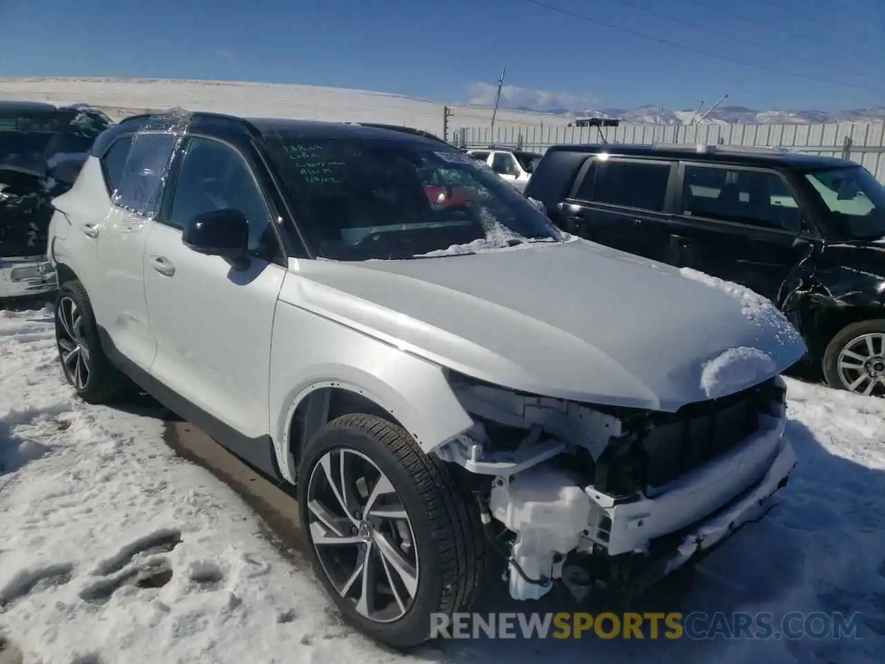 1 Photograph of a damaged car YV4162UM4M2505459 VOLVO XC40 2021