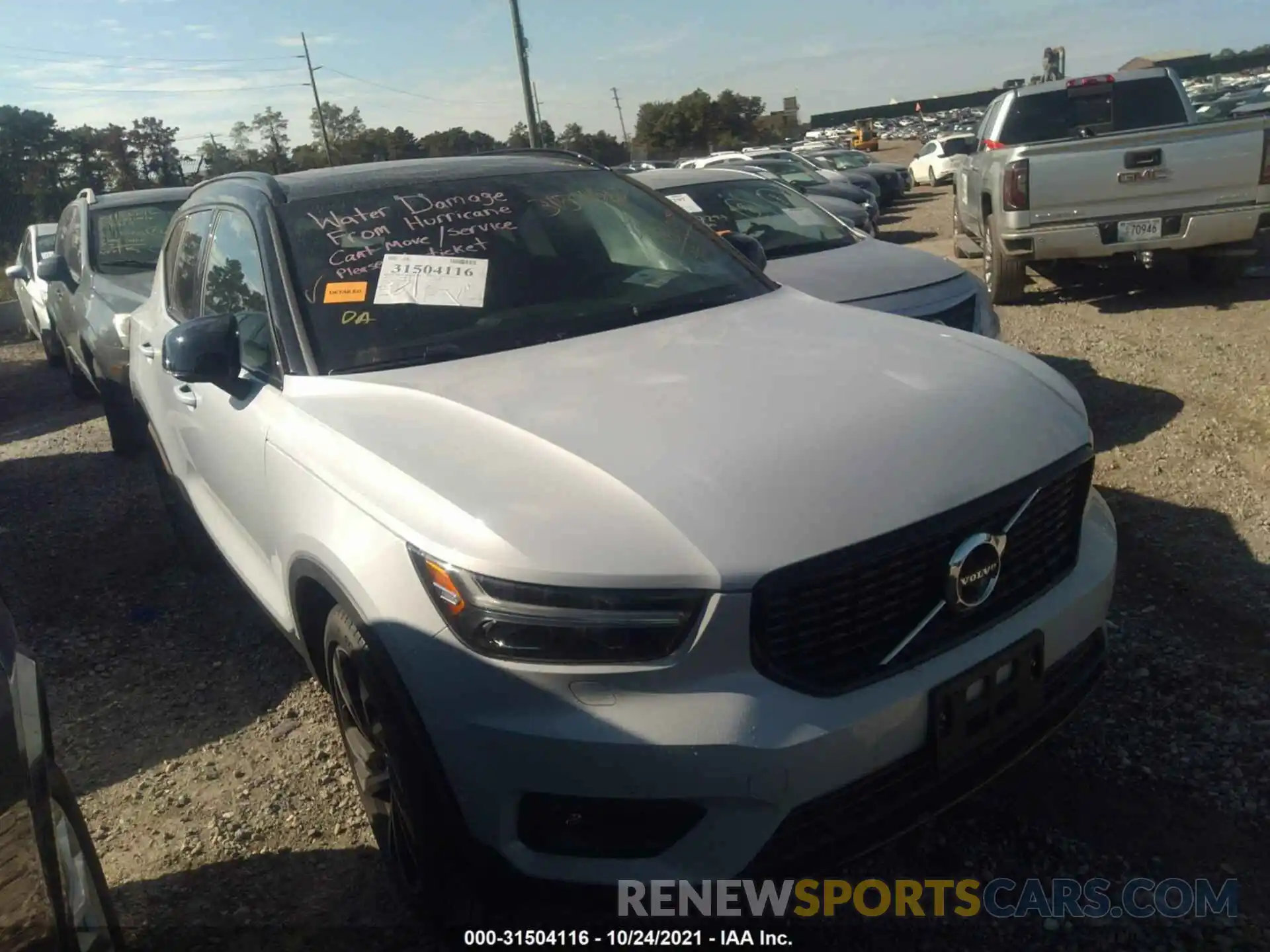 1 Photograph of a damaged car YV4162UM4M2545346 VOLVO XC40 2021