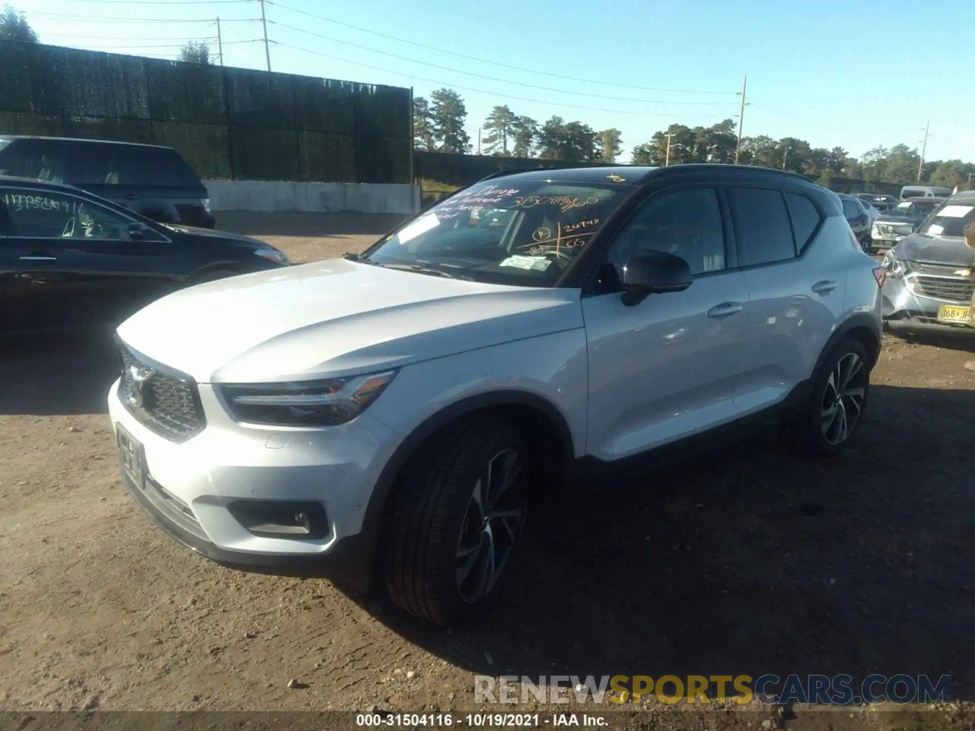 2 Photograph of a damaged car YV4162UM4M2545346 VOLVO XC40 2021