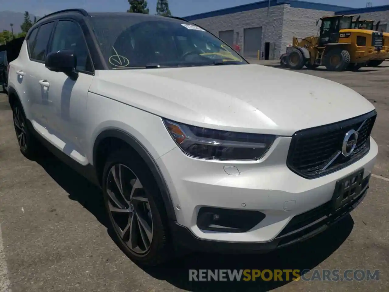 1 Photograph of a damaged car YV4162UM5M2397711 VOLVO XC40 2021