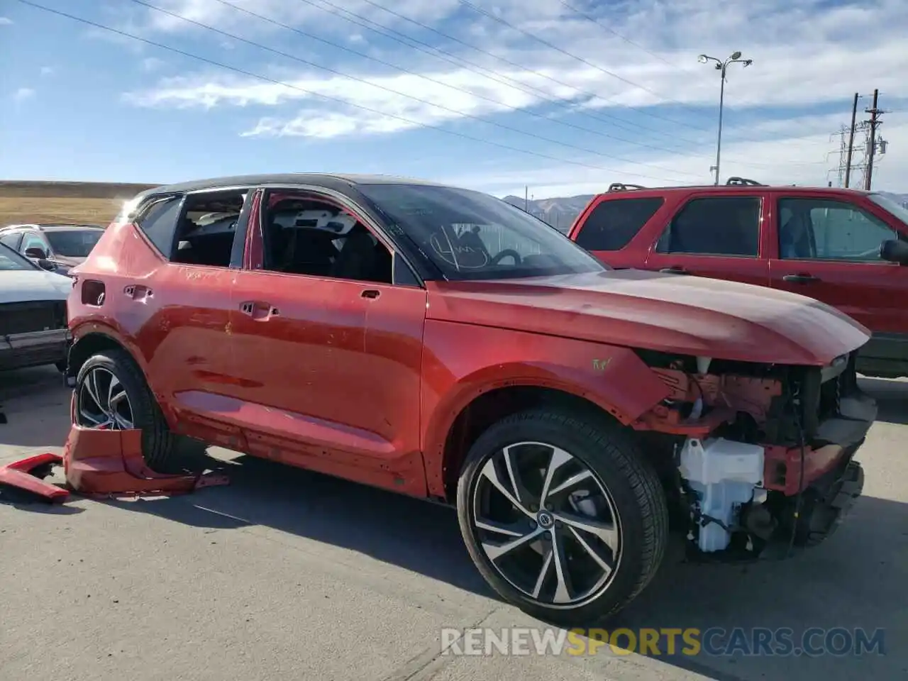 1 Photograph of a damaged car YV4162UM5M2430741 VOLVO XC40 2021