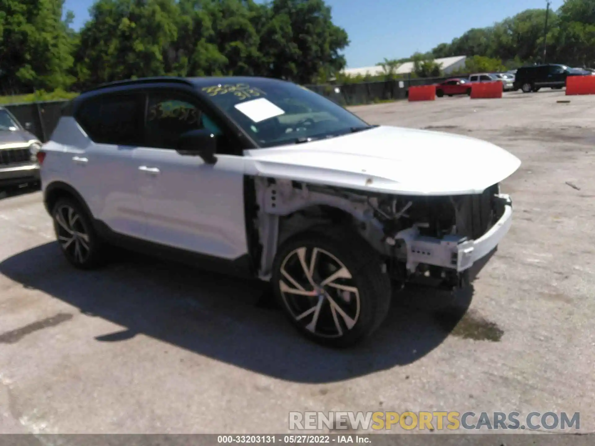 1 Photograph of a damaged car YV4162UM5M2438256 VOLVO XC40 2021