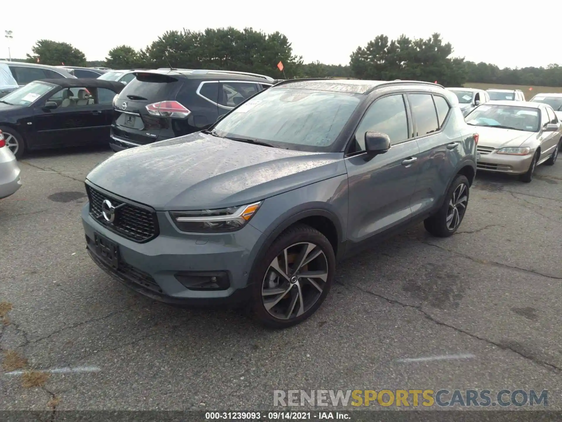 2 Photograph of a damaged car YV4162UM5M2499302 VOLVO XC40 2021