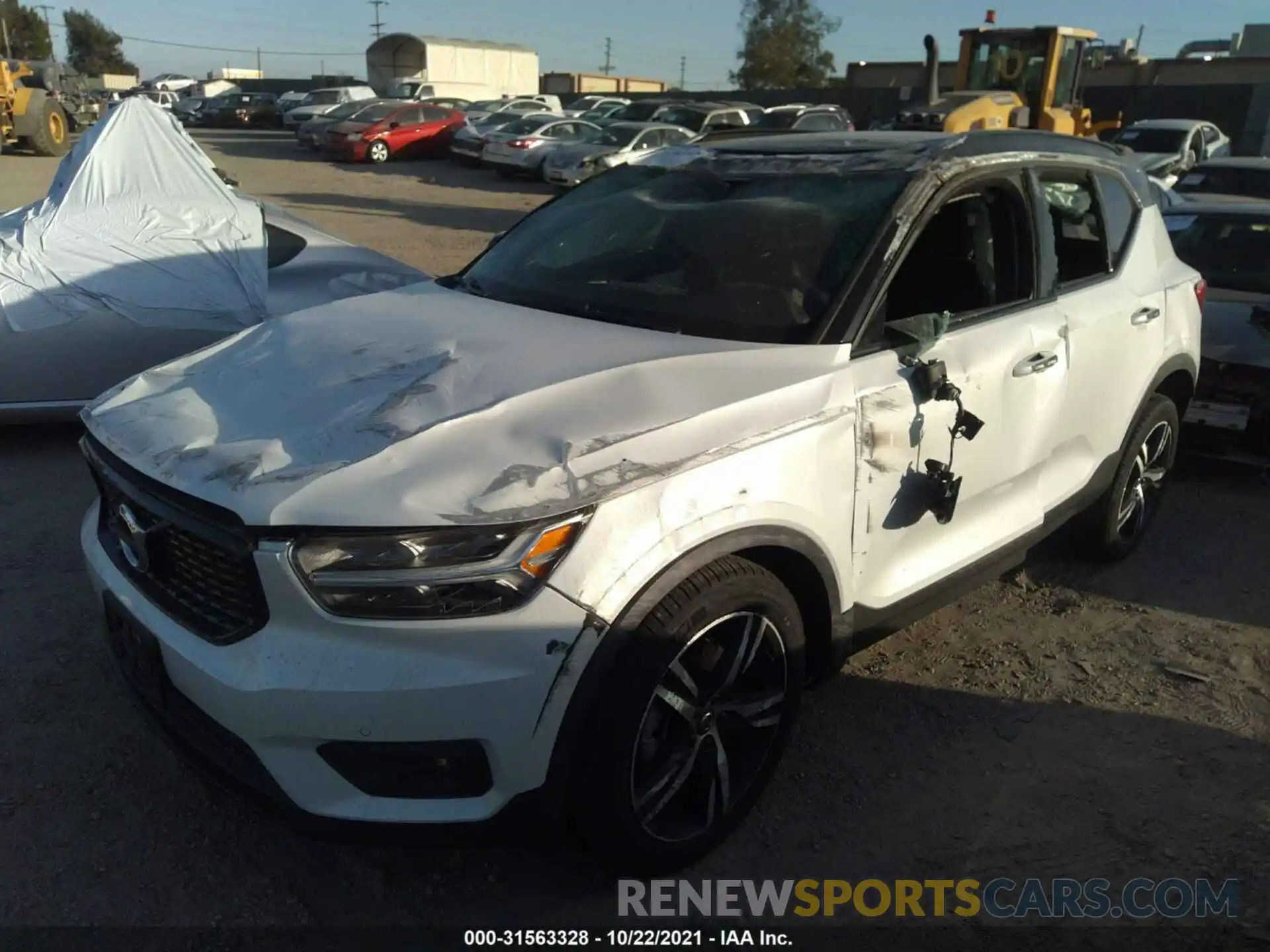 2 Photograph of a damaged car YV4162UM5M2577433 VOLVO XC40 2021