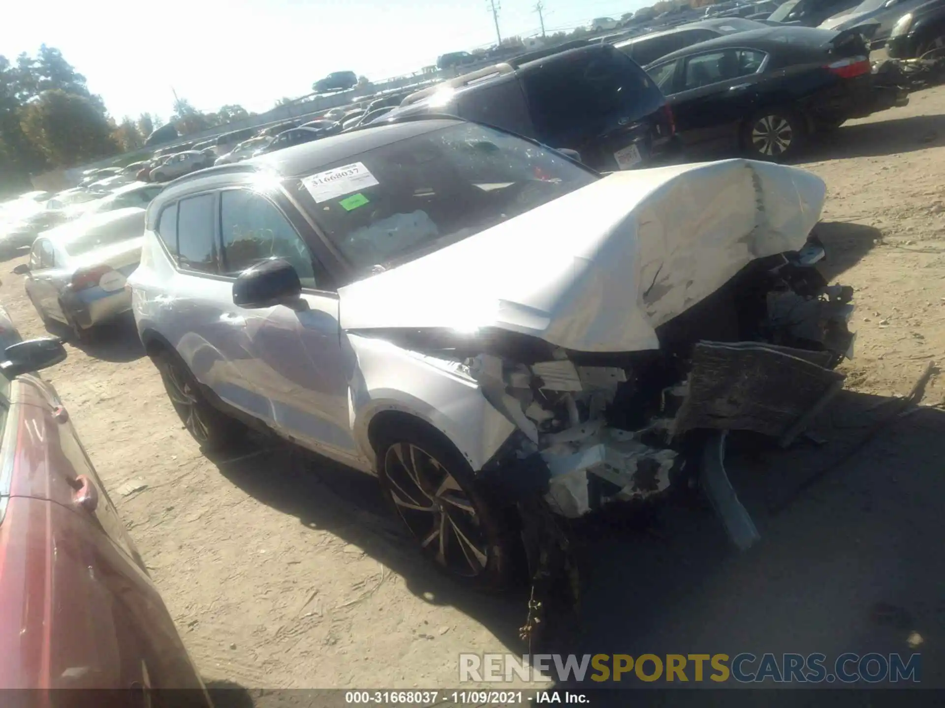 1 Photograph of a damaged car YV4162UM6M2415925 VOLVO XC40 2021