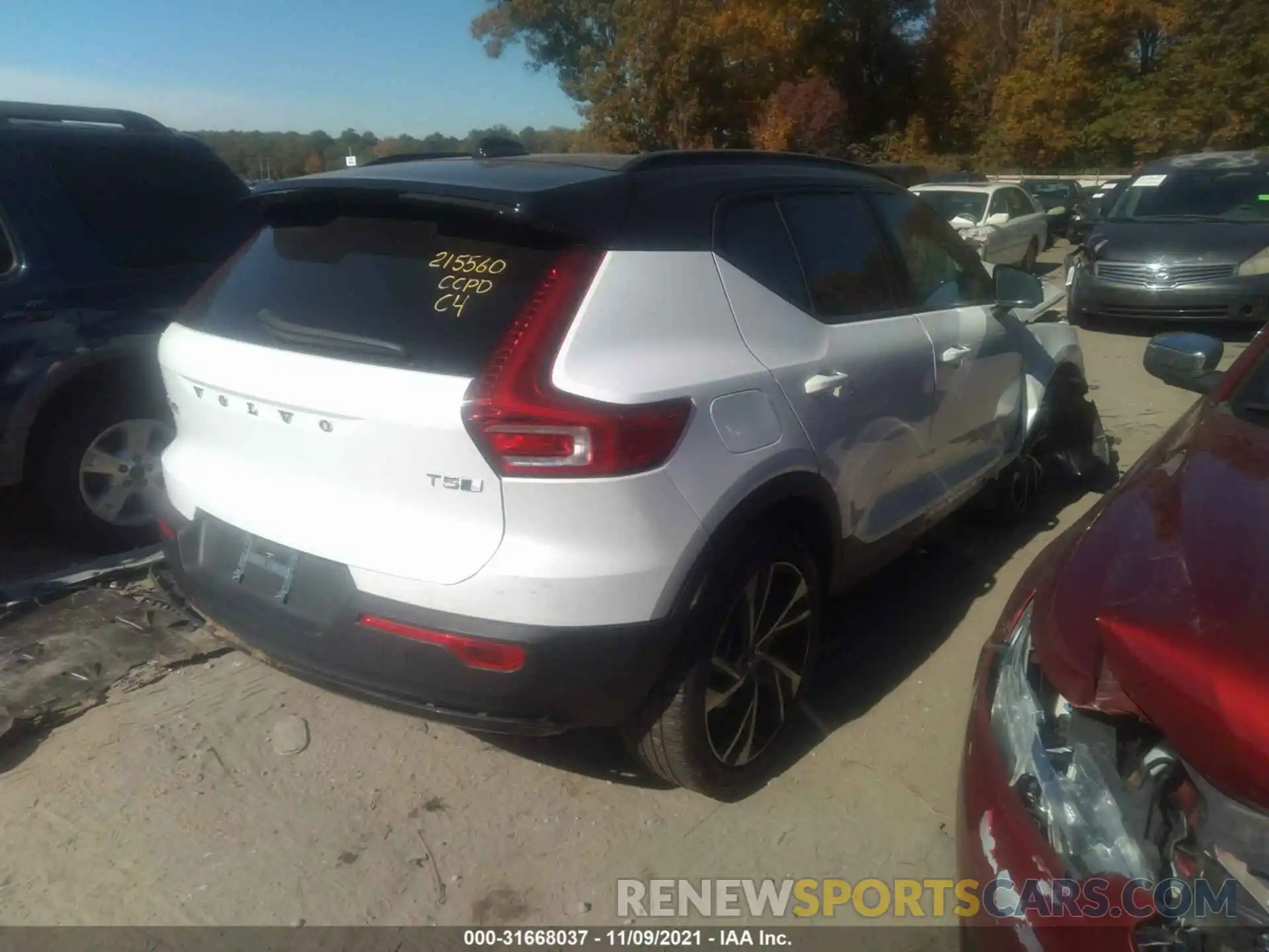 4 Photograph of a damaged car YV4162UM6M2415925 VOLVO XC40 2021