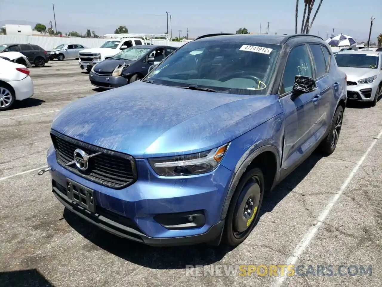 2 Photograph of a damaged car YV4162UM6M2416928 VOLVO XC40 2021